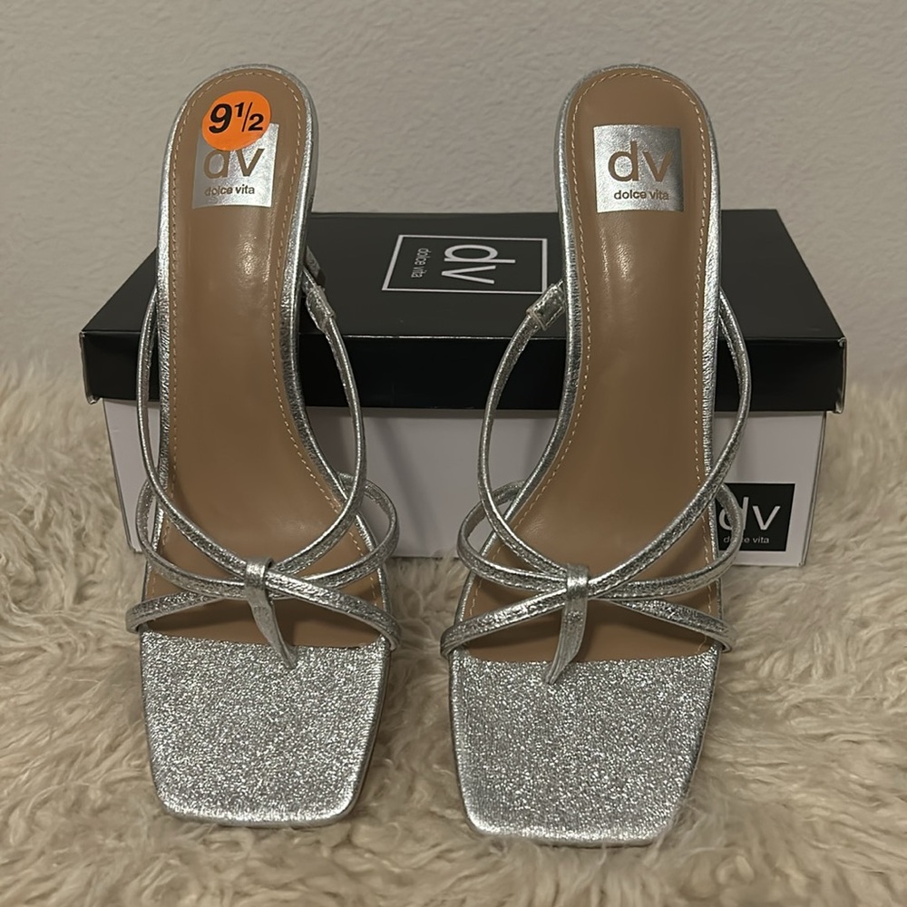 DV by Dolce Vita metallic strappy sandal w/3” kitten heel & square toe NWOT